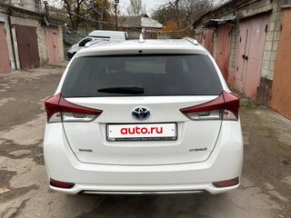 2016 Toyota Auris II Рестайлинг, белый, 1950000 рублей, вид 3