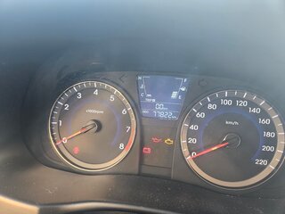 2014 Hyundai Solaris I, серебристый, 705000 рублей, вид 4