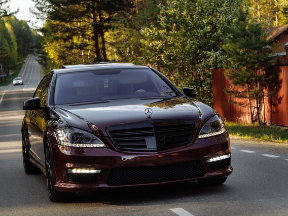 2007 Mercedes-Benz S-Класс 550 V (W221), красный, 2150000 рублей - вид 14