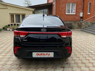 2017 Kia Rio IV, чёрный, 1550000 рублей, вид 4