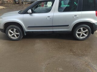 2013 Skoda Yeti I, серебристый, 890000 рублей, вид 3