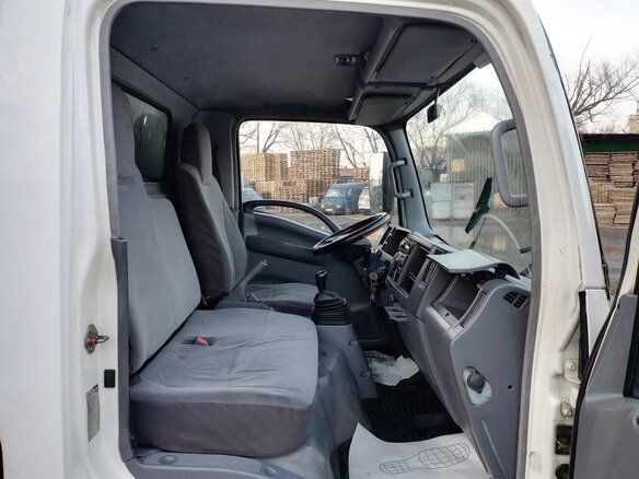 2010 Isuzu Elf (N-series), белый, 1250000 рублей - вид 9