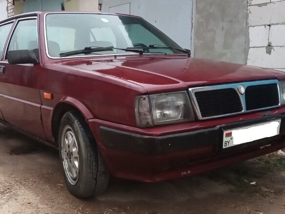 1988 Lancia Prisma I.E., пурпурный, 70000 рублей