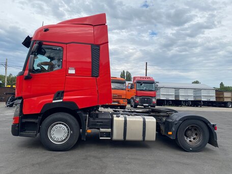 2017 Renault T-Series, красный, 6950000 рублей, вид 3