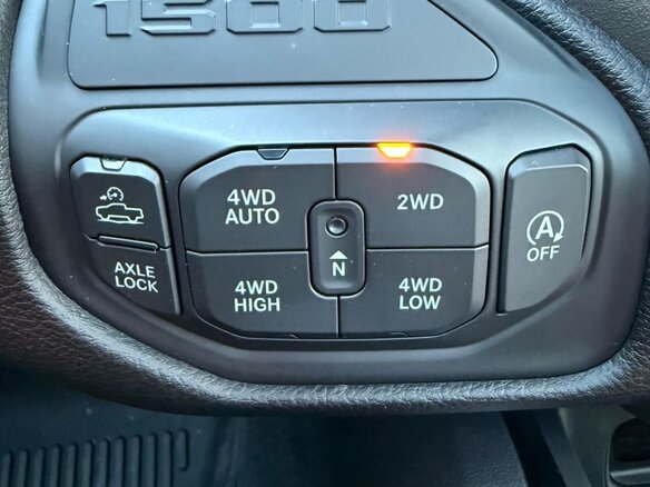 2024 Ram 1500 Quad Cab eTorque V, серый, 10590000 рублей - вид 20