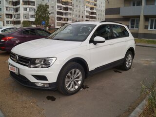 2017 Volkswagen Tiguan II, белый, 2550000 рублей, вид 1