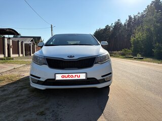 2015 Kia Rio III Рестайлинг, белый, 700000 рублей, вид 2