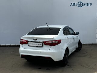 2012 Kia Rio 4-speed III, белый, 690000 рублей, вид 5