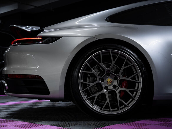 2020 Porsche 911 Carrera 4S VIII (992), серый, 16500000 рублей - вид 10
