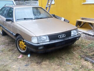 1987 Audi 100 III (C3), бежевый, 140000 рублей, вид 1