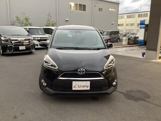2017 Toyota Sienta II, чёрный, 1150000 рублей, вид 2