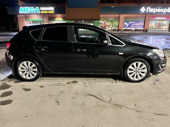 2013 Opel Astra J Рестайлинг, чёрный, 750000 рублей - вид 17