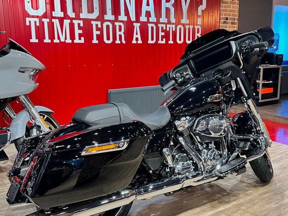 2024 Harley-Davidson Street Glide, чёрный, 3800000 рублей - вид 14