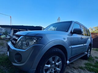 2012 Mitsubishi Pajero IV Рестайлинг 1, серебристый, 2150000 рублей, вид 3