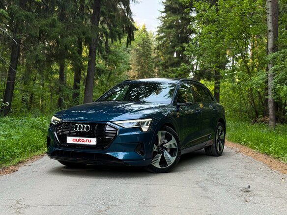 2020 Audi e-tron 55 I, синий, 5800000 рублей