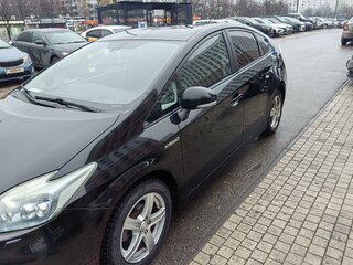 2009 Toyota Prius III (XW30), чёрный, 1200000 рублей, вид 4