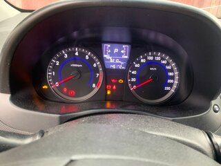 2015 Hyundai Solaris I Рестайлинг, чёрный, 930000 рублей, вид 5
