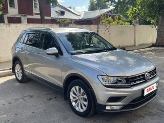 2017 Volkswagen Tiguan II, серебристый, 2450000 рублей, вид 2