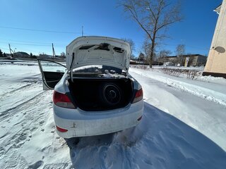 2011 Hyundai Solaris I, белый, 525000 рублей, вид 4