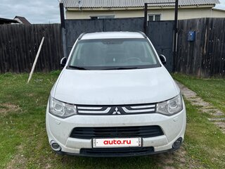 2012 Mitsubishi Outlander III, белый, 1200000 рублей, вид 2
