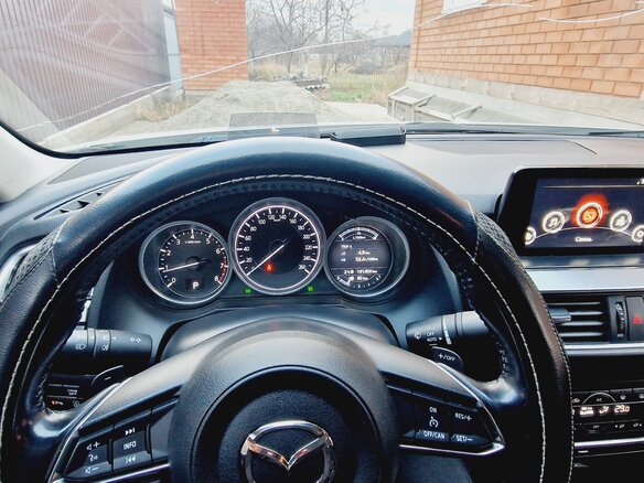 2016 Mazda 6 III (GJ) Рестайлинг, белый, 1950000 рублей - вид 27