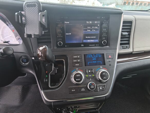 2019 Toyota Sienna III Рестайлинг 2, серый, 3695000 рублей - вид 8