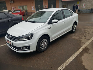 2014 Volkswagen Polo V, белый, 850000 рублей, вид 1