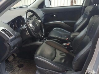 2010 Mitsubishi Outlander II Рестайлинг, серебристый, 1500000 рублей, вид 4