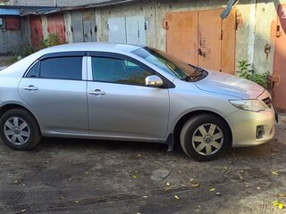 2012 Toyota Corolla X (E140, E150) Рестайлинг, серебристый, 900000 рублей, вид 2