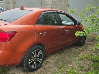 2009 Kia Cerato 4-speed II, оранжевый, 750000 рублей, вид 5