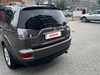 2011 Mitsubishi Outlander II Рестайлинг, коричневый, 1370000 рублей, вид 4