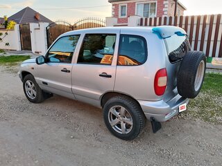 2007 Chevrolet Niva I, серебристый, 395000 рублей, вид 3