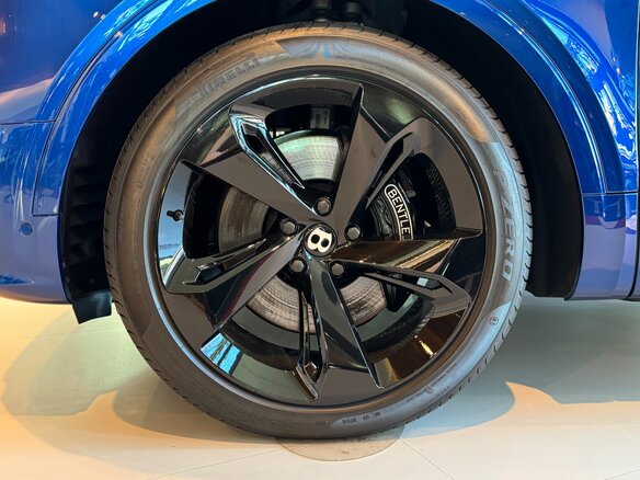 2022 Bentley Bentayga I Рестайлинг, синий, 42660000 рублей - вид 19