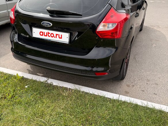 2011 Ford Focus III, чёрный, 750000 рублей - вид 2
