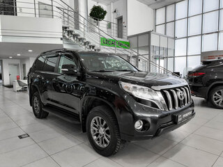 2014 Toyota Land Cruiser Prado 4-speed 150 Series Рестайлинг 1, чёрный, 2800000 рублей, вид 3