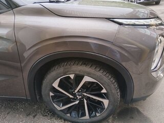 2022 Mitsubishi Outlander IV, серый, 3900000 рублей, вид 5