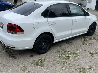 2016 Volkswagen Polo V Рестайлинг, белый, 1350000 рублей, вид 2