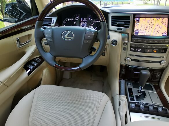 2013 Lexus LX 570 III Рестайлинг, чёрный - вид 15