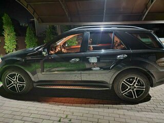 2007 Mercedes-Benz M-Класс 320 II (W164), чёрный, 1250000 рублей, вид 2