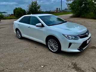 2015 Toyota Camry VII (XV50) Рестайлинг, белый, 2150000 рублей, вид 5