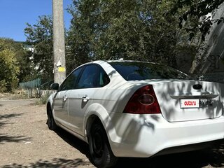 2010 Ford Focus II Рестайлинг, белый, 400000 рублей, вид 4