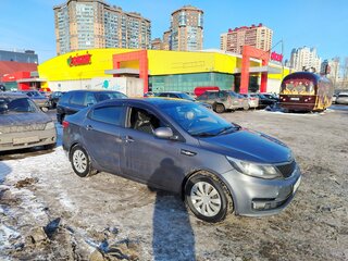 2016 Kia Rio III Рестайлинг, серый, 820000 рублей, вид 3