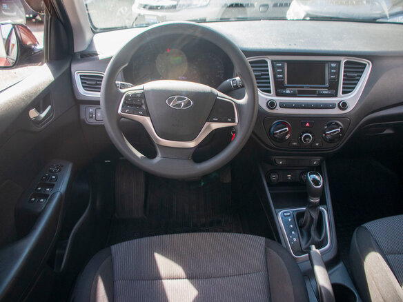 2021 Hyundai Solaris II Рестайлинг, коричневый, 1679000 рублей - вид 10