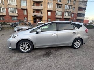 2015 Toyota Prius Alpha I (ZVW40/41) Рестайлинг, серебристый, 1500000 рублей, вид 4