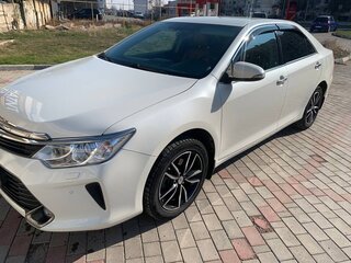 2016 Toyota Camry VII (XV50) Рестайлинг, белый, 1900000 рублей, вид 2
