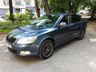 2012 Skoda Octavia II (A5) Рестайлинг, серый, 970000 рублей, вид 1