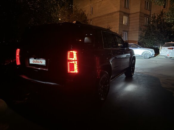 2018 Chevrolet Tahoe IV, красный, 3700000 рублей - вид 12