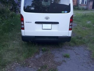 2018 Toyota HiAce H200 Рестайлинг, белый, 3900000 рублей, вид 3