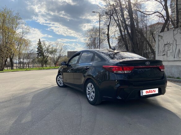 2017 Kia Rio IV, чёрный, 1320000 рублей - вид 5