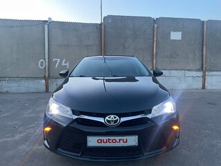 2016 Toyota Camry VII (XV50) Рестайлинг, чёрный, 2010000 рублей, вид 2